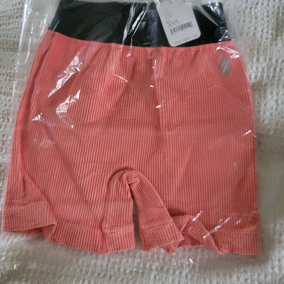 Nwt free people seamless short - Picture 3 of 3